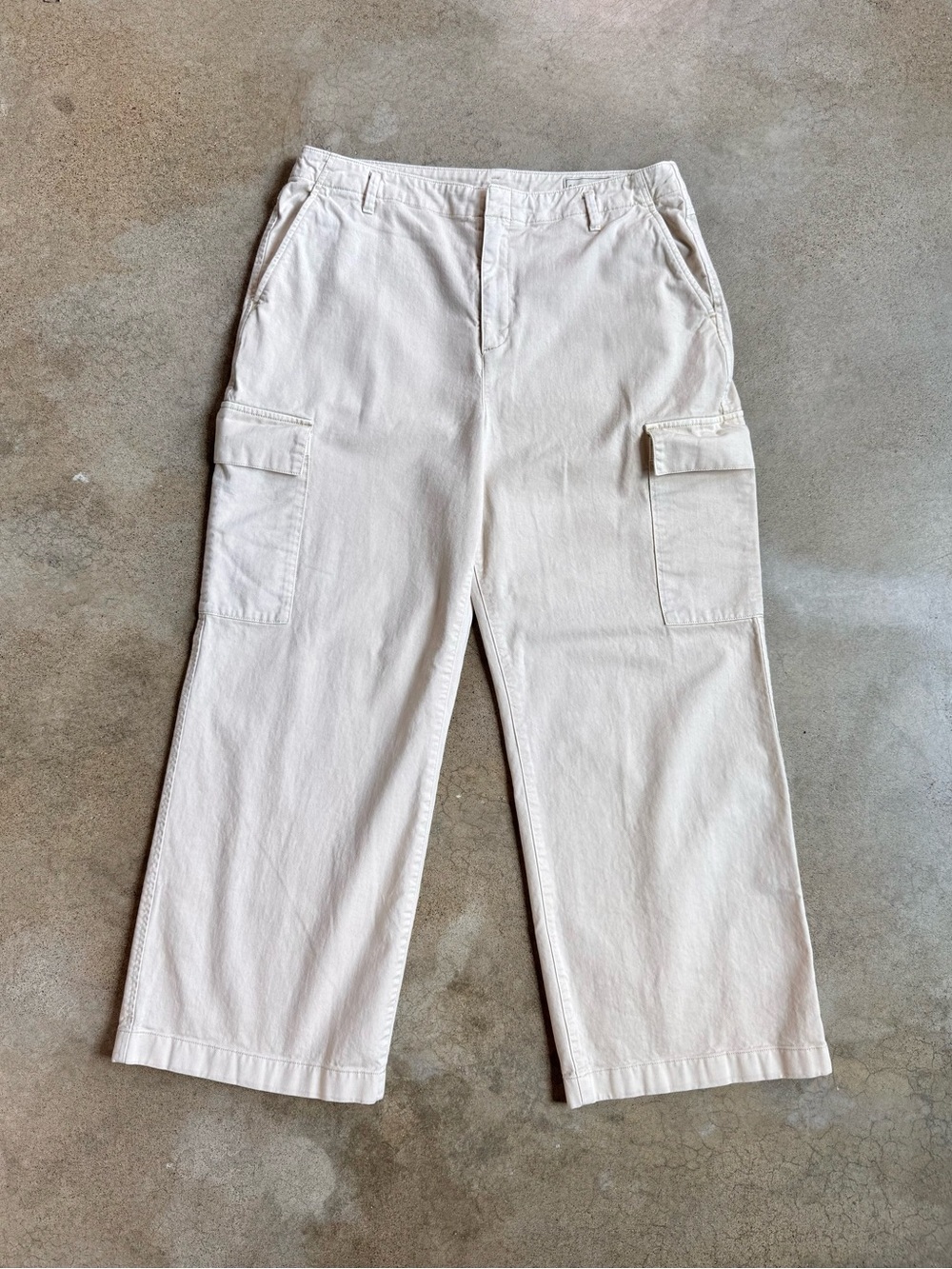 Gap Loose Khaki Cargo Pants